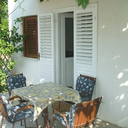 - 50m From Beach; Apartment *