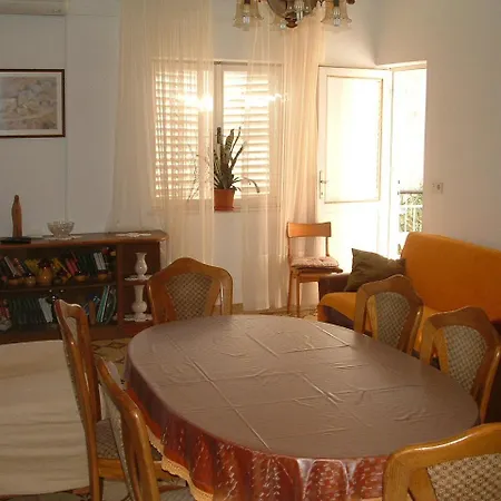Apartments Mer * Postira